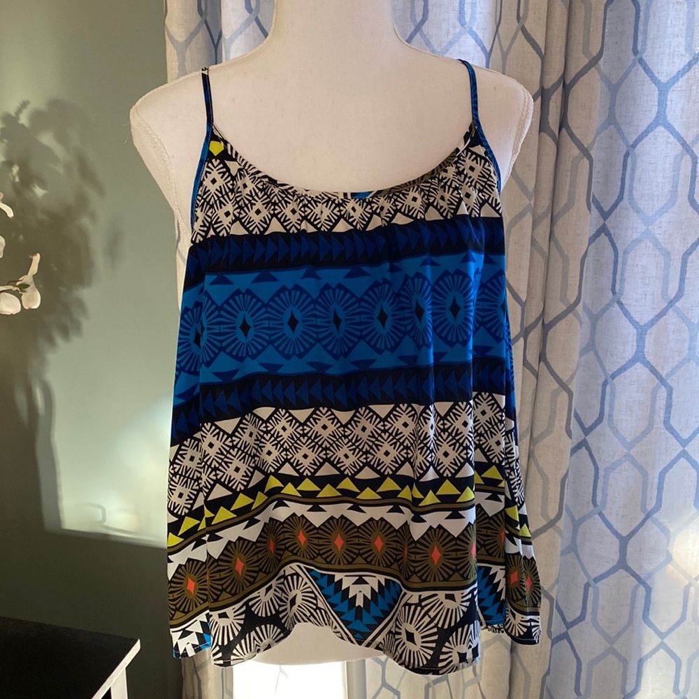 Beautiful Old Navy summer top. Size medium.